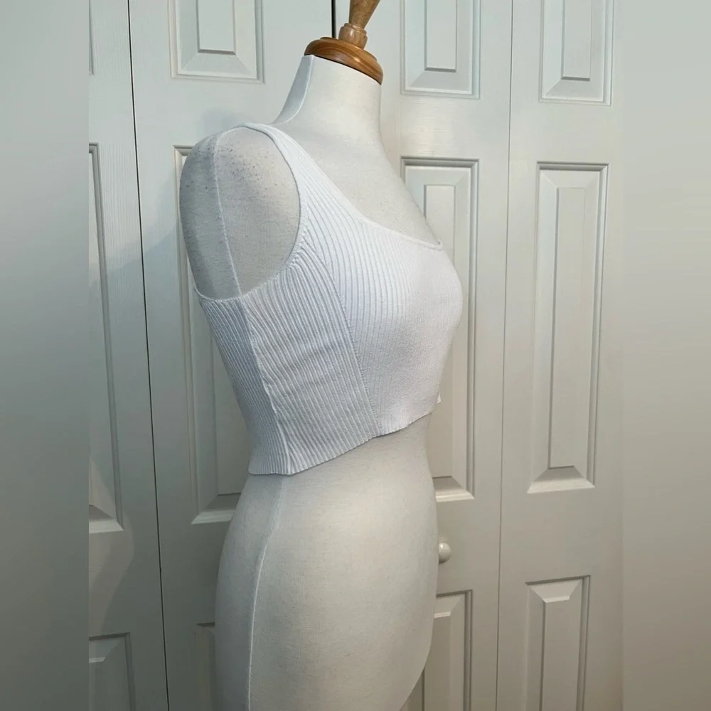 NWT LITA by Ciara White Ribbed Crop Top - Picture 5 of 8